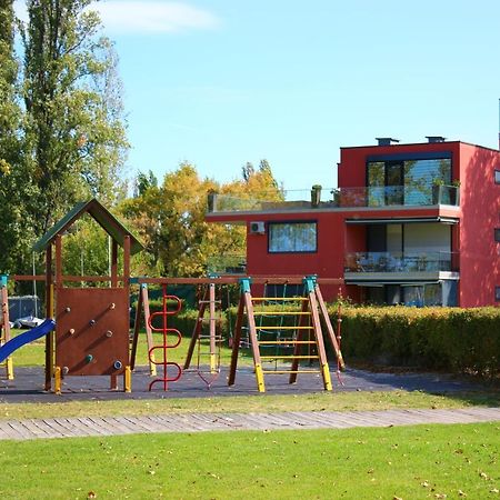 Prime Apartmans Balatonlelle Buitenkant foto